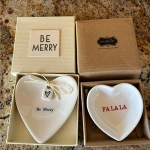 Christmas NWOT heart shaped ceramic dish pair